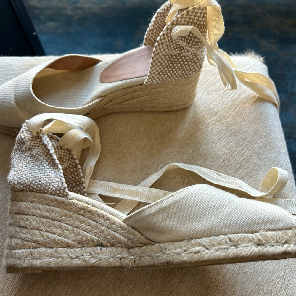 Castaner Elegant Cream Espadrille Wedges